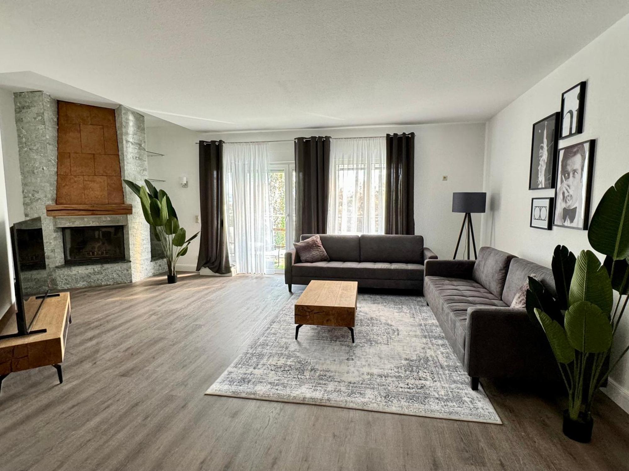 220 Qm Penthouse Wohnung Mit Fahrstuhl - Ohne Spa MHG Exteriör bild