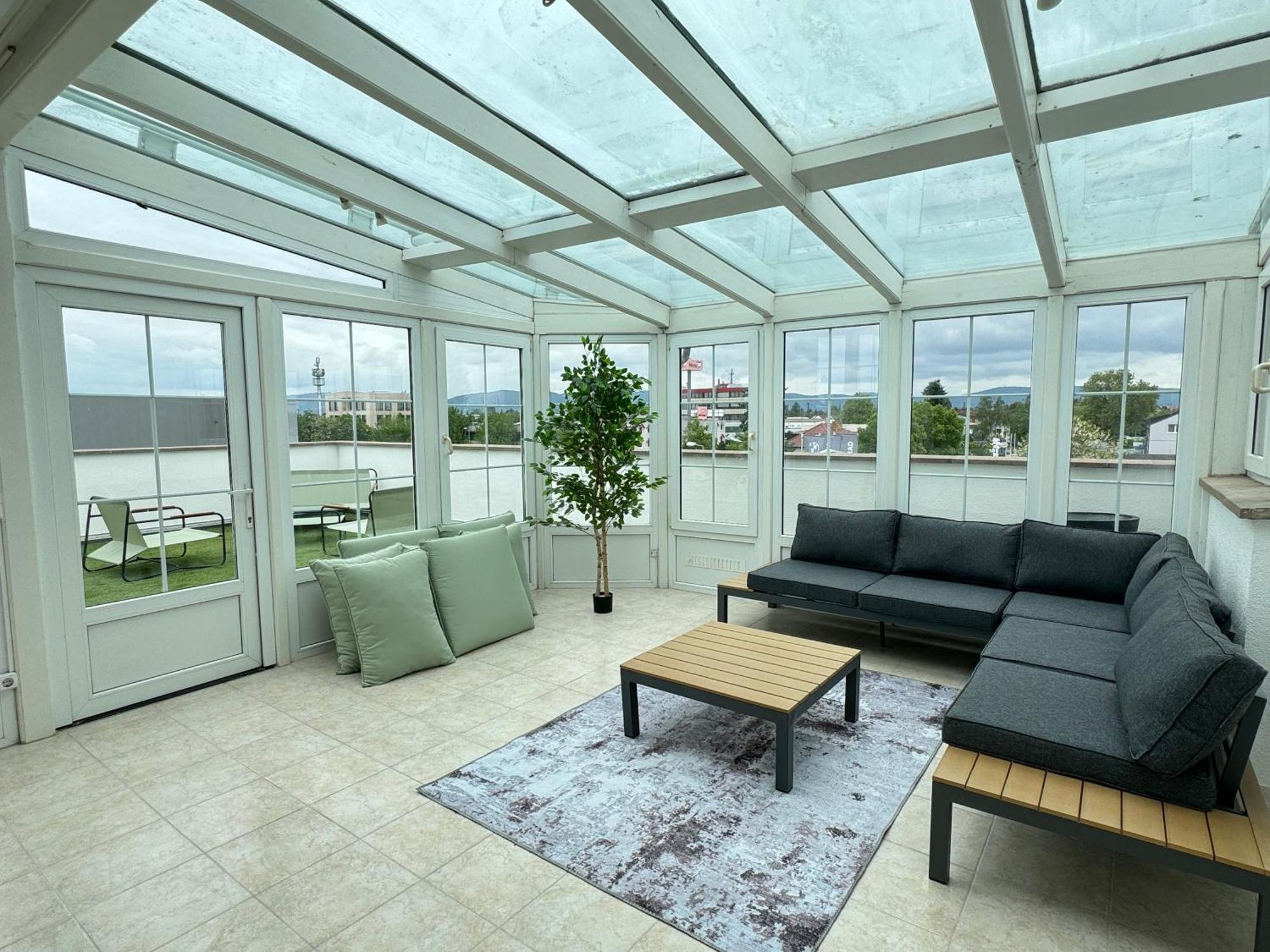 220 Qm Penthouse Wohnung Mit Fahrstuhl - Ohne Spa MHG Exteriör bild