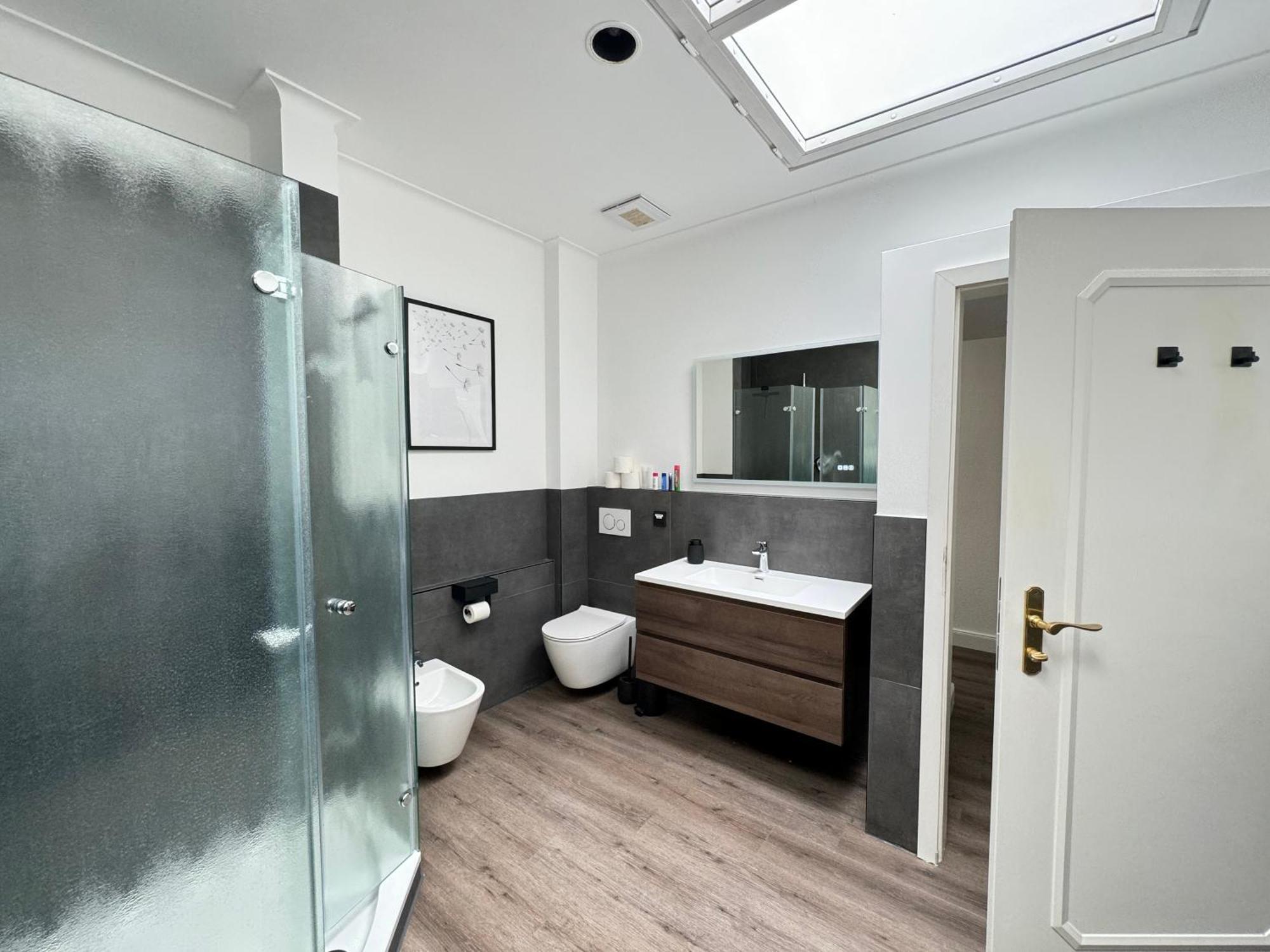 220 Qm Penthouse Wohnung Mit Fahrstuhl - Ohne Spa MHG Exteriör bild
